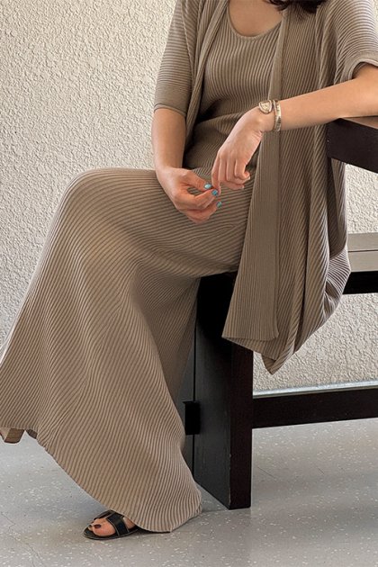 Rielve Ribbed Three-Piece Piece