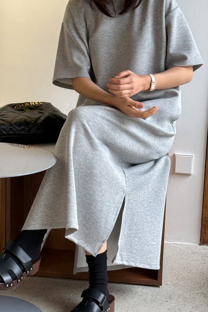 Ronea slit one piece Ronea slit one piece
