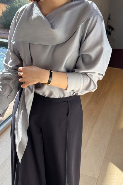 Heif scarf blouse