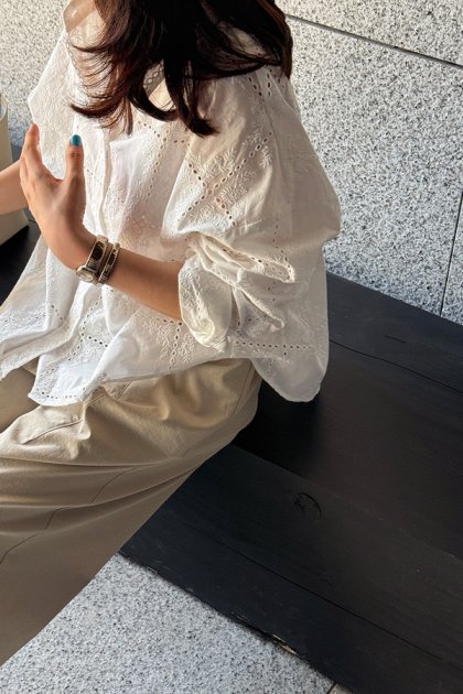 Hemily Punching Blouse Hemily Punching Blouse