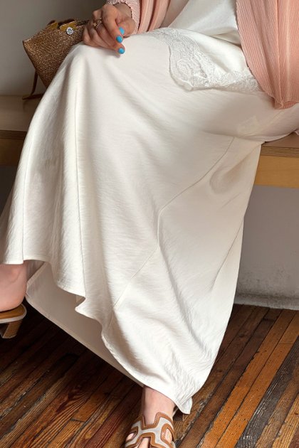 Notice strap skirt Notice strap skirt