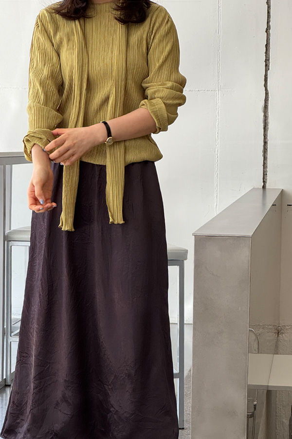 Adrin satin skirt Adrin satin skirt