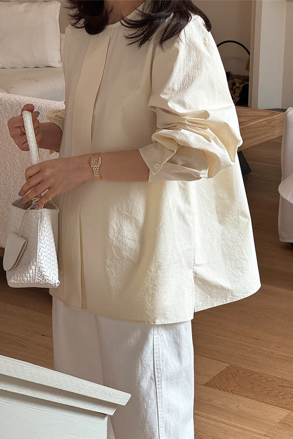 Andia pintuck blouse Andia pintuck blouse